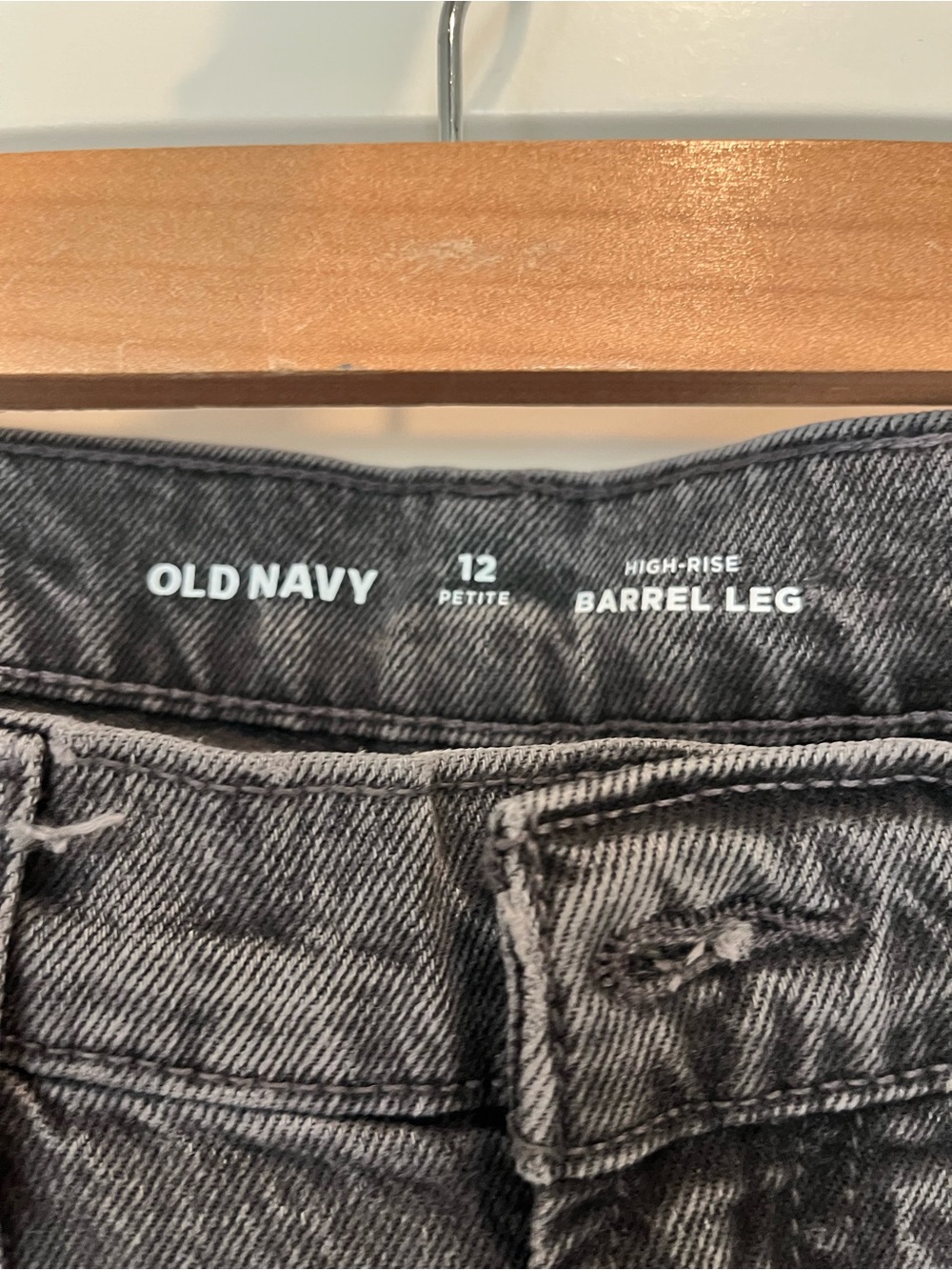 NWT Old Navy Women’s Black /Dark Gray Western High Rise Barrel Jeans sz 12P - Picture 2 of 5